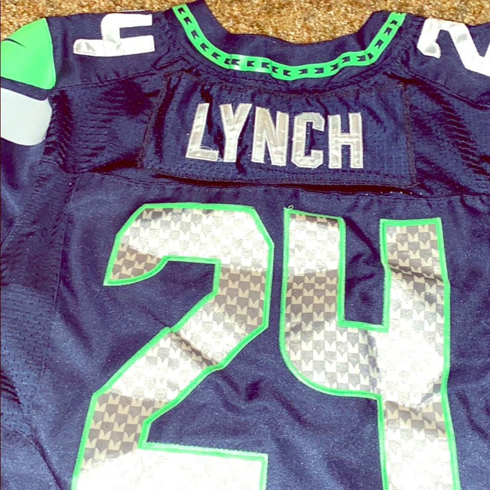 Seattle Seahawks jersey Lynch size medium.